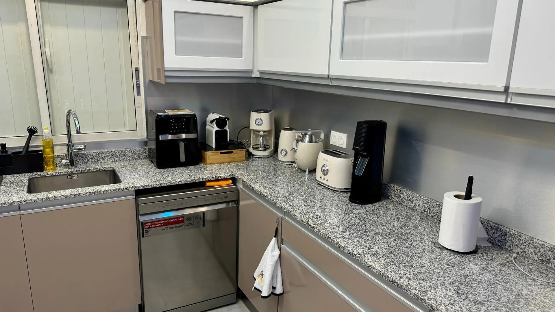 New Comfortable And Modern Apartment Near Jarry Businesses Baie Mahault